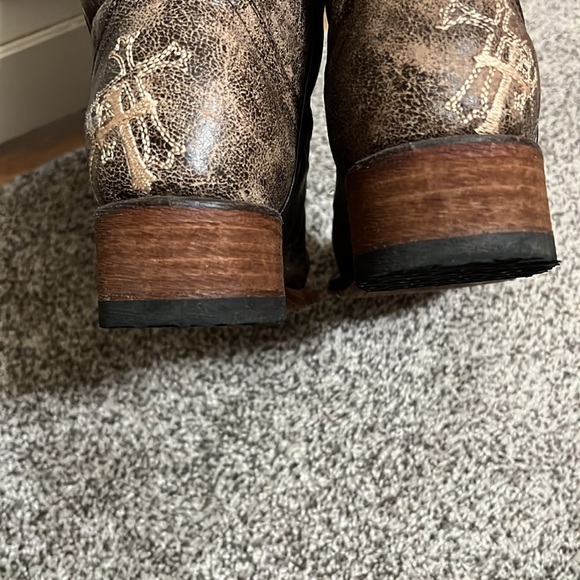 Handcrafted Western Boots - Picture 6 of 10